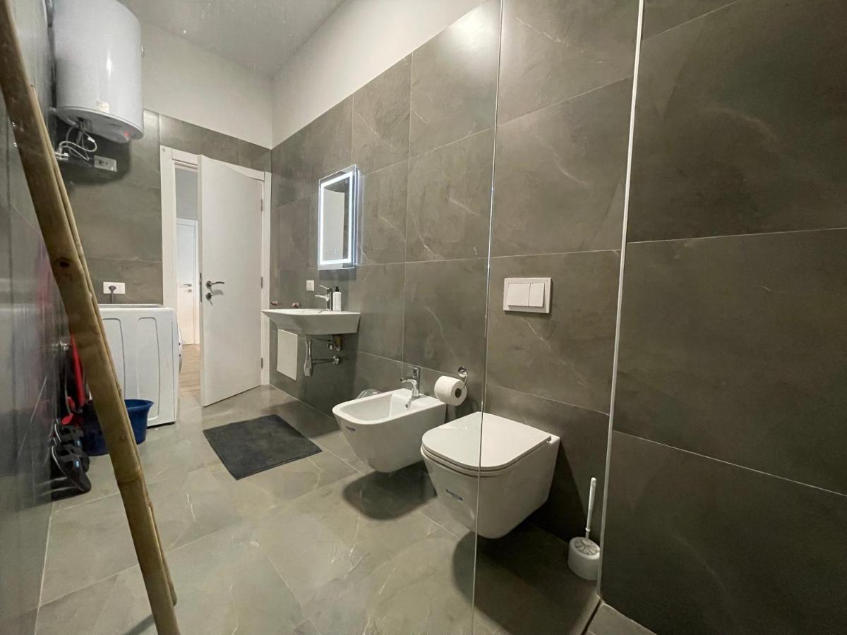 Square 21 Apartment
